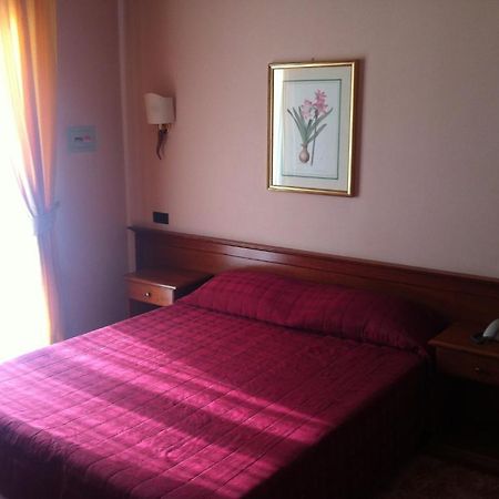 Hotel Impero Brescia Phòng bức ảnh