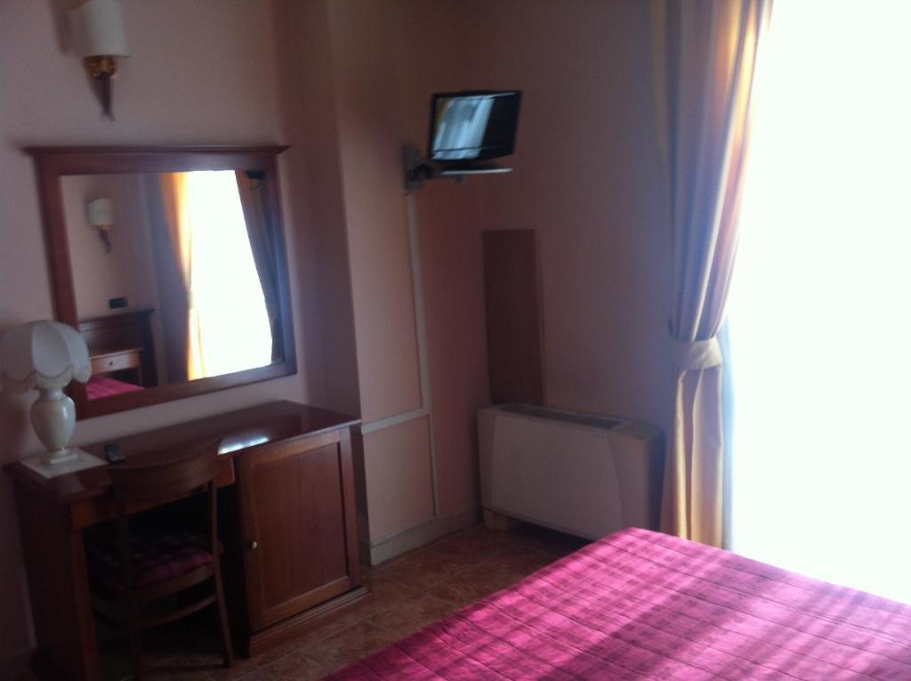 Hotel Impero Brescia Phòng bức ảnh