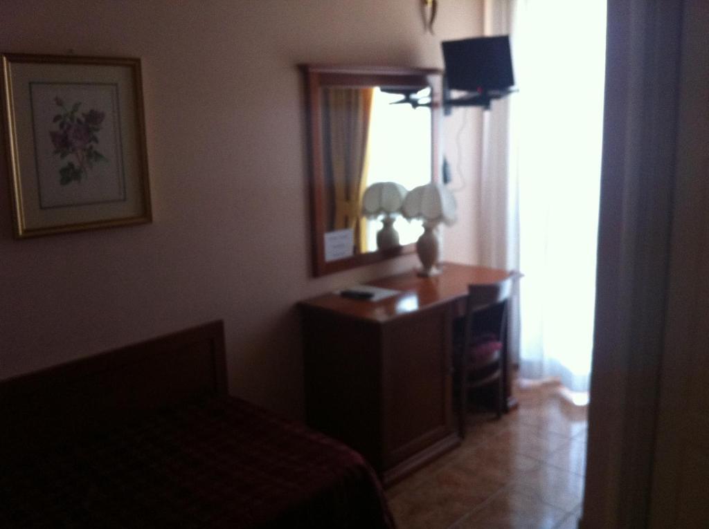 Hotel Impero Brescia Phòng bức ảnh