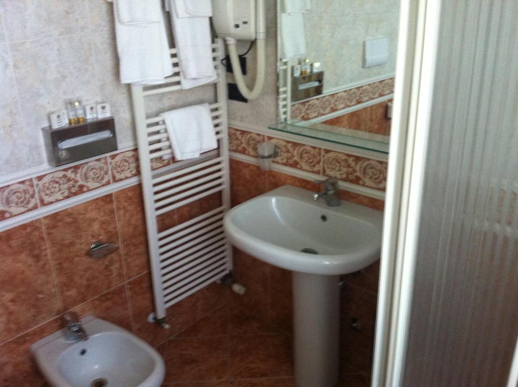 Hotel Impero Brescia Phòng bức ảnh